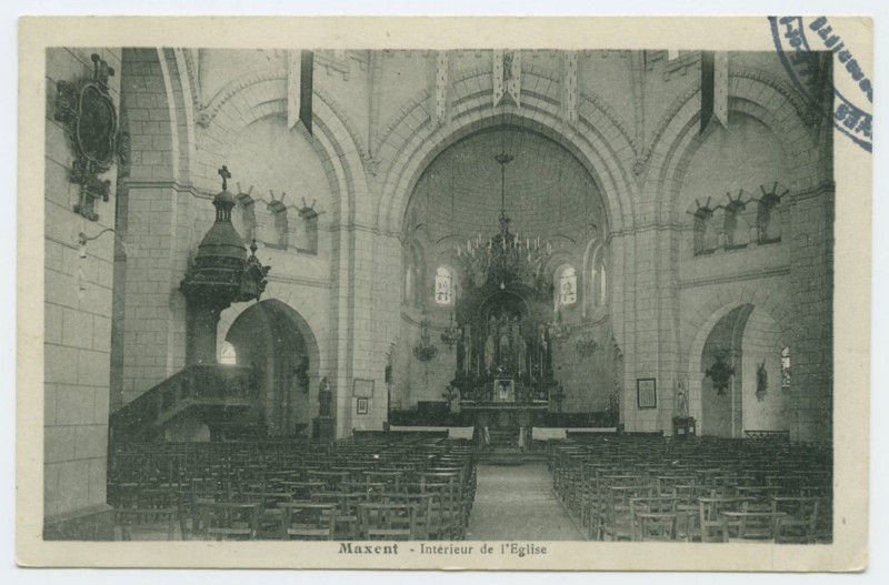 Carte postale ancienne Maxent - Intérieur de l'Eglise.