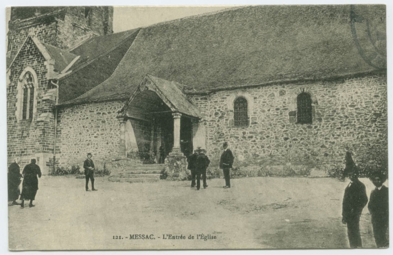 Carte postale ancienne 121.-Messac.-L'Entrée de l'Eglise