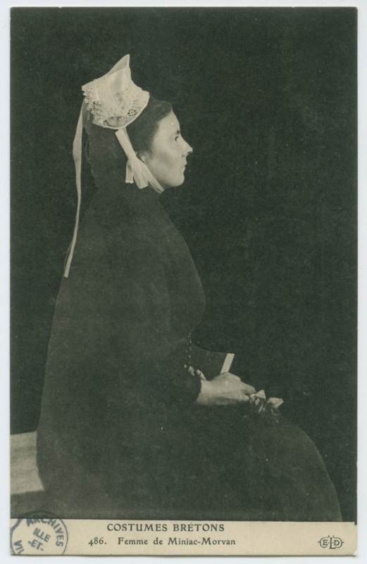 Carte postale ancienne 486. Femme de Miniac-Morvan