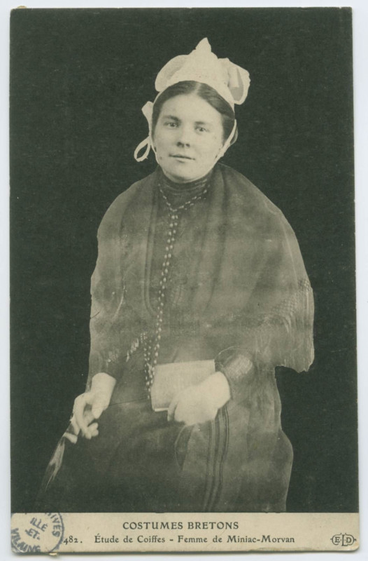 Carte postale ancienne Costumes Bretons 482. Etude de Coiffes - Femme de Miniac-Morvan