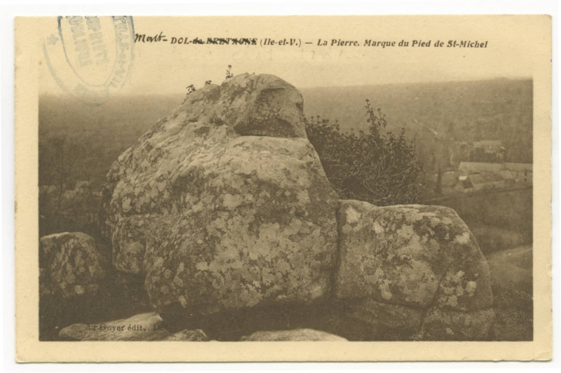 Carte postale ancienne Mont-Dol (I.-et-V.). _La Pierre. Marque du pied de St Michel