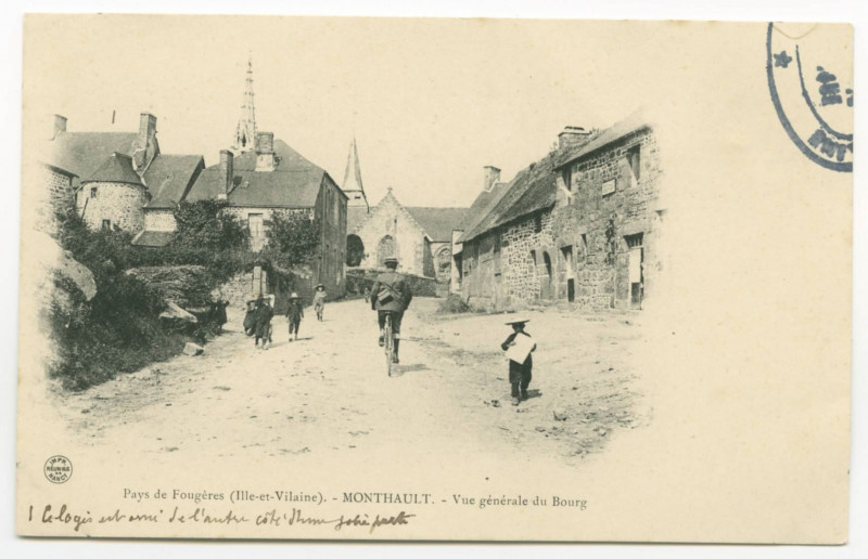 Carte postale ancienne Pays de Fougères (Ille-et-Vilaine). - Monthault. - Vue Generale du Bourg.