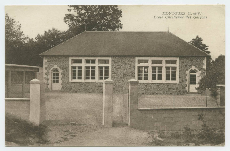 Carte postale ancienne Montours (I.-et-V.) Ecole Chrétienne des Garçons.