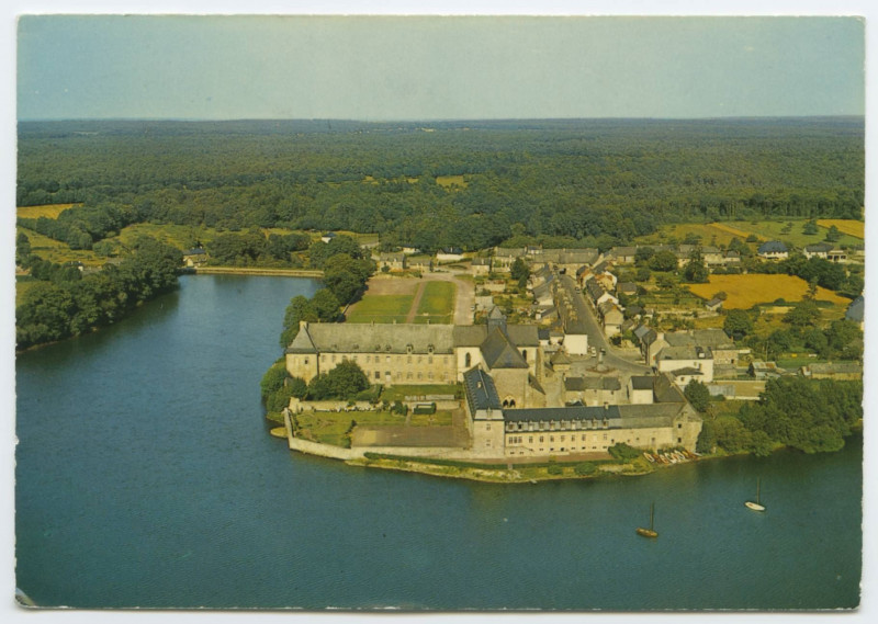 Carte postale ancienne 2131. - Paimpont. - Le Val Périlleux. [Poème de X. de B. sur la Fontaine de Baranton et le Val Périlleux au recto.]
