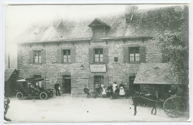 Carte postale ancienne Paimpont (I.-et-V.) - La Grande-Rue.