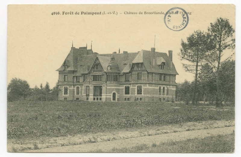 Carte postale ancienne 4956. Forêt de Paimpont (I.-et-V.) - Château de Brocéliande, côté de l'Etang.