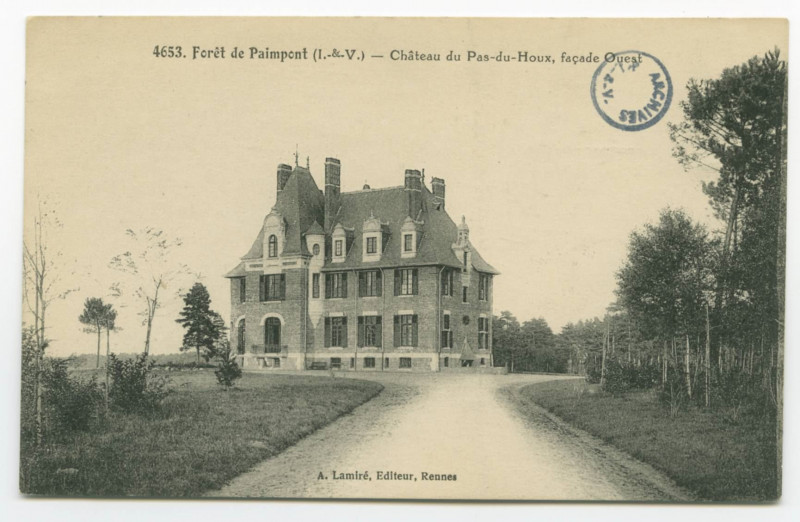 Carte postale ancienne 4653. Forêt de Paimpont (I.-&-V.) - Château du Pas-du-Houx, façade Ouest.