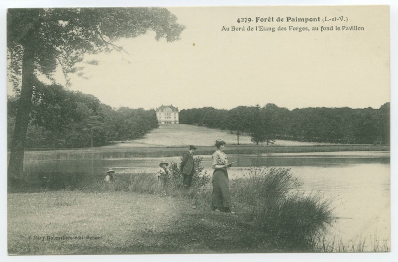 Carte postale ancienne 4279. Forêt de Paimpont (I.-et-V.). Au Bord de l'Etang des Forges, au fond le Pavillon.