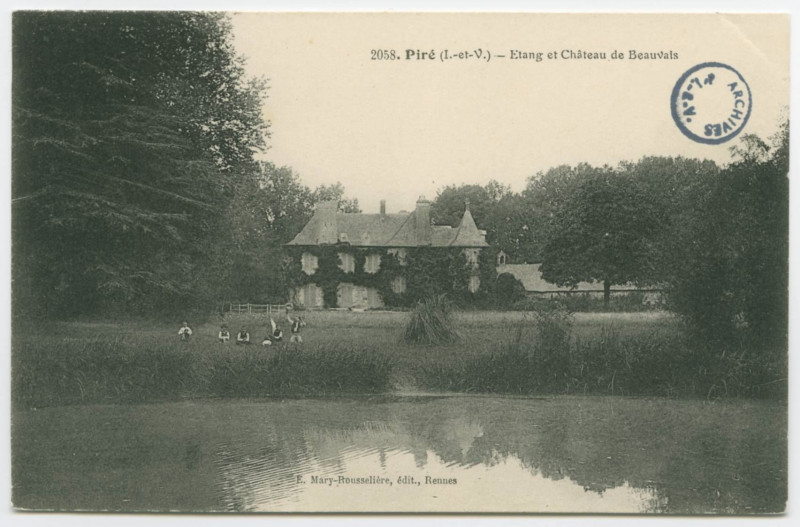 Carte postale ancienne 2058. Piré (I.-et-V.) - Etang et Château de Beauvais.