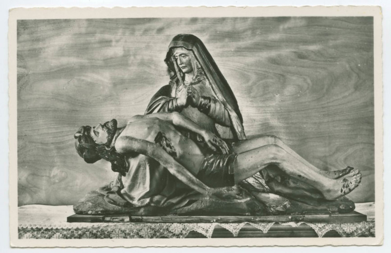 Carte postale ancienne Piré-sur-Seiche (I.-et-V.), Notre-Dame de Pitié. Statue en bois du XVIe siècle, Chapelle de la Croix Bouessée.