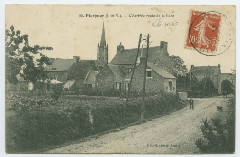 Carte postale ancienne Plerguer (I.-et-V.) - L'Arrivée route de la Gare.