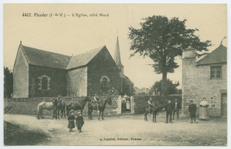 Carte postale ancienne 4407. Plesder  (I.-et-V.) - L'Eglise, côté nord.