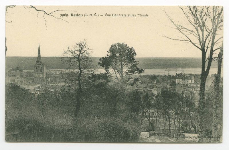 Carte postale ancienne 3969. Redon (I.-et-V.) - Vue Generale et les Marais