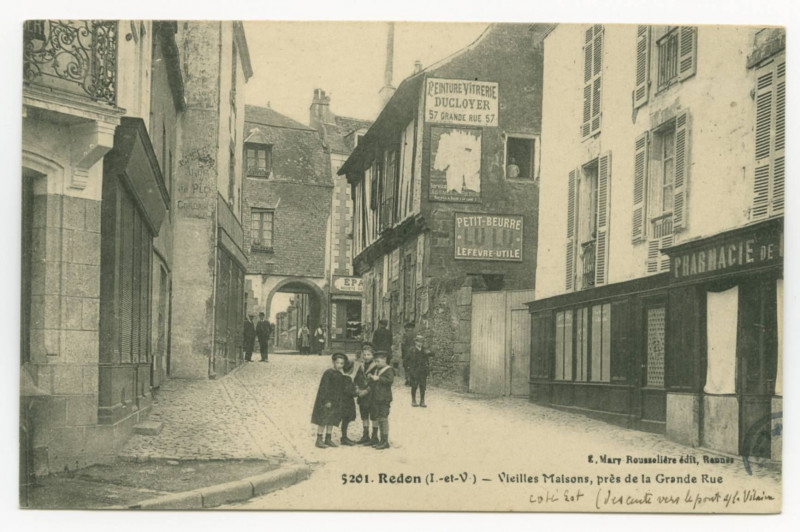 Carte postale ancienne 5201.  Redon (I.-et-V.) - Vieilles Maisons, près de la Grande Rue