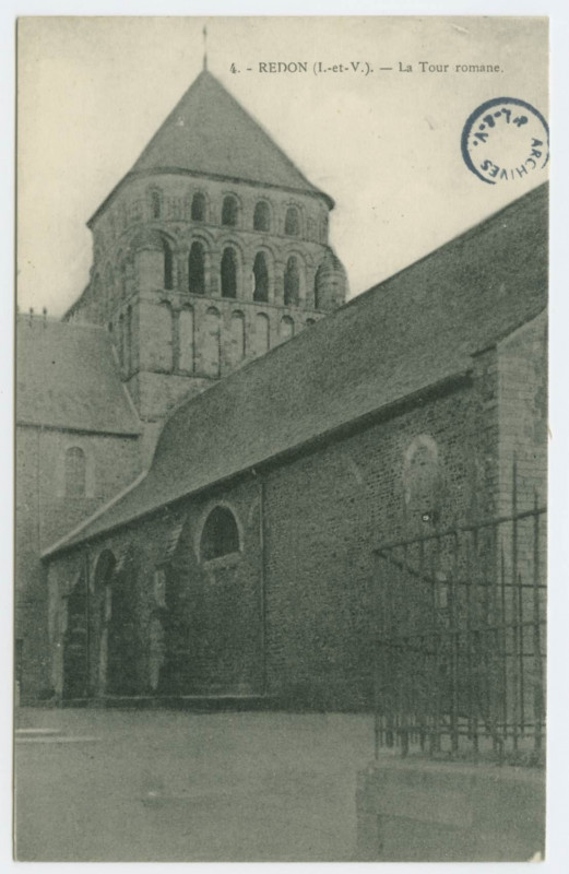 Carte postale ancienne 4.- Redon (I.-et-V.). - La Tour romane
