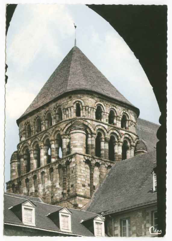 Carte postale ancienne Redon (35. I.-et-V.) cc 60 -  Tour Romane (XIV° s.)