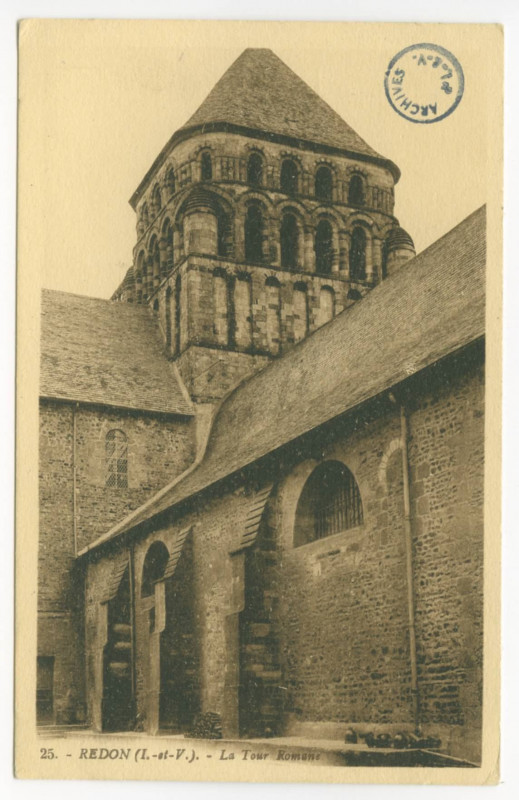 Carte postale ancienne 25.- Redon (I.-et-V.). - La Tour Romane