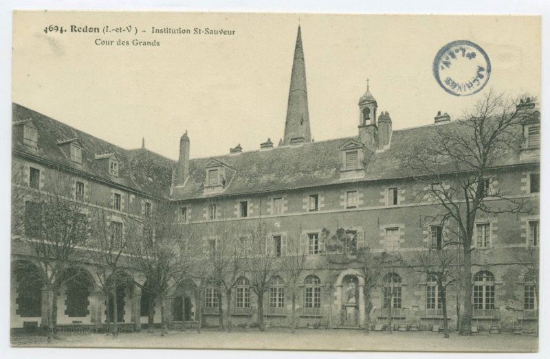 Carte postale ancienne 4694. Redon (I.etV.). - Institution St-Sauveur -  Cour  des Grands