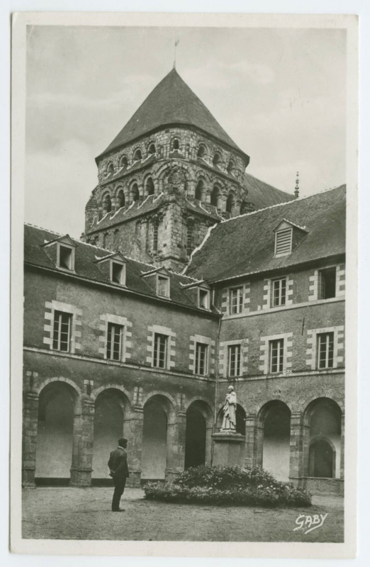 Carte postale ancienne 26. Redon (I.etV.). - Intérieur du Collège.
