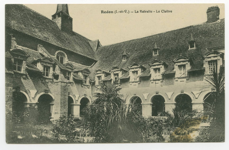 Carte postale ancienne Redon (I.-et-V.). -  La retraite - le cloître