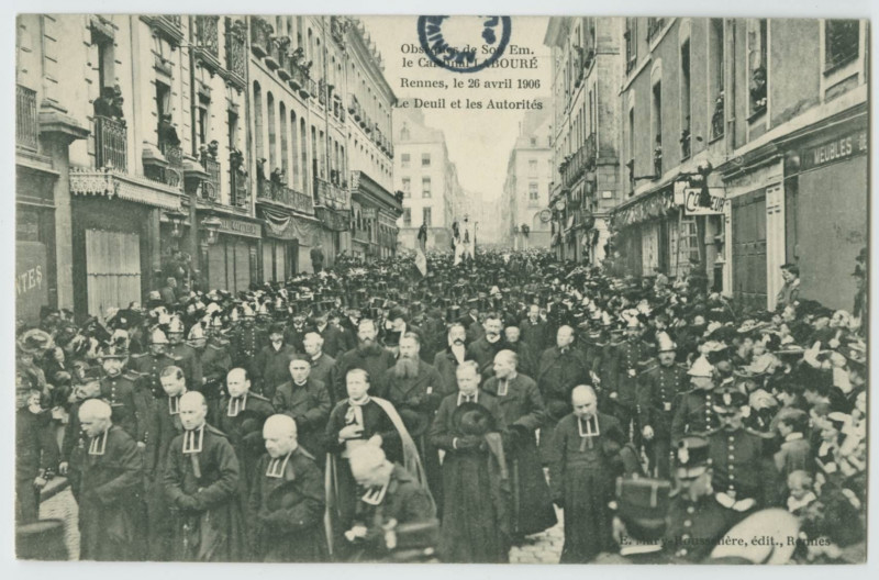 Carte postale ancienne Obsèques de Son Em. le Cardinal Laboure RENNES, le 26 avril 1906. Le Deuil et les Autorités..