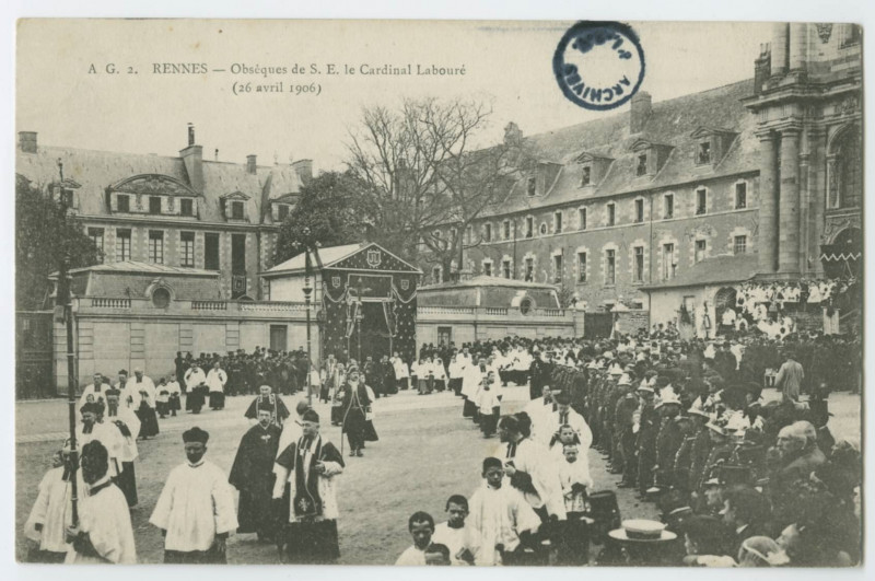 Carte postale ancienne 2. - Rennes - Obsèques de S.E le Cardinal Labouré, (26 avril 1906)