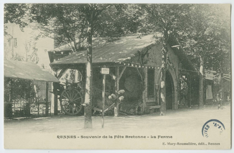 Carte postale ancienne Rennes - Souvenir de la Fête Bretonne - La Ferme