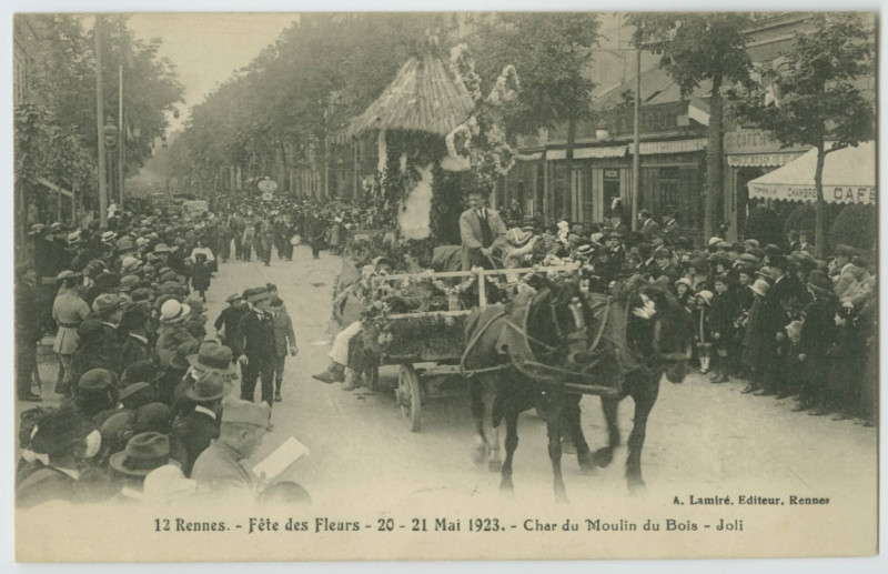 Carte postale ancienne 12. Rennes. - Fête des Fleurs - 20 - 21 Mai 1923. - Char du Moulin du Bois - Joli