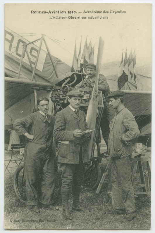 Carte postale ancienne Rennes-Aviation 1910. - Aérodrôme des Gayeulles L'Aviateur Obre et ses mécaniciens