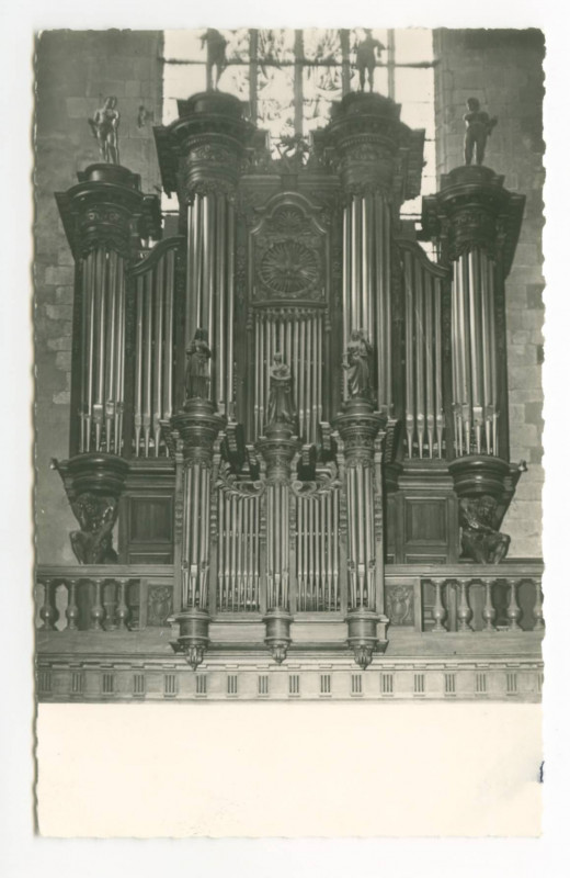 Carte postale ancienne 9.- Eglise St-Germain de Rennes - XIII°-XVII° s. Le Grand Orgue (XVIII° s.) (Monument historique)