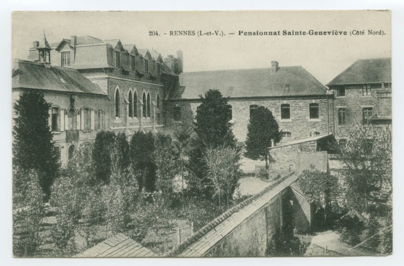 Carte postale ancienne 204. - Rennes (I.-et-V.) - Pensionnat Sainte-Geneviève (Côté Nord)