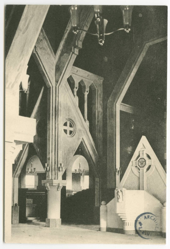 Carte postale ancienne [intérieur d'église]
