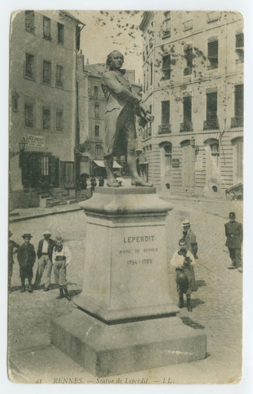 Carte postale ancienne 41-Rennes. - Statue de Leperdit