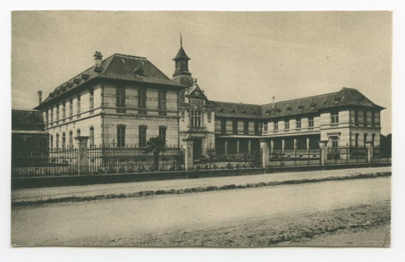 Carte postale ancienne Rennes. -(Hospice?)