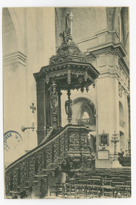 Carte postale ancienne Rennes - Eglise de Toussaint - Chaire en bois sculpté du XVIIe siècle.
