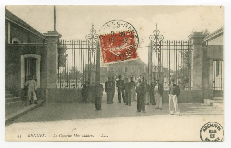 Carte postale ancienne 93. - Rennes - La Caserne Mac-Mahon.