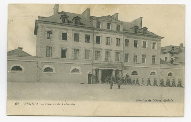 Carte postale ancienne 92. - Rennes - La Caserne du Colombier