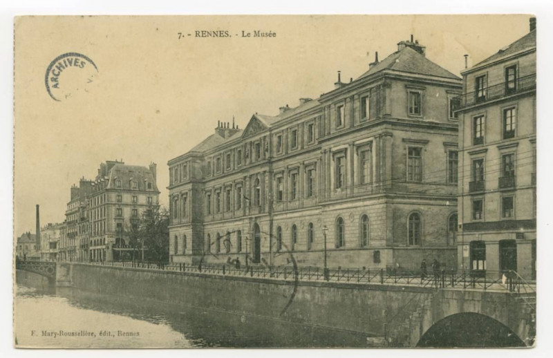 Carte postale ancienne 7 - Rennes - Le Musée