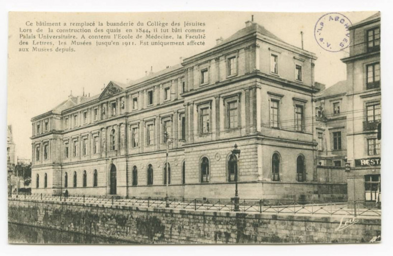 Carte postale ancienne Ce bâtiment a remplacé la buanderie du Collège des Jésuites lors de la construction des quais en 1844, il fut bâti comme Palais Universitaire. A 