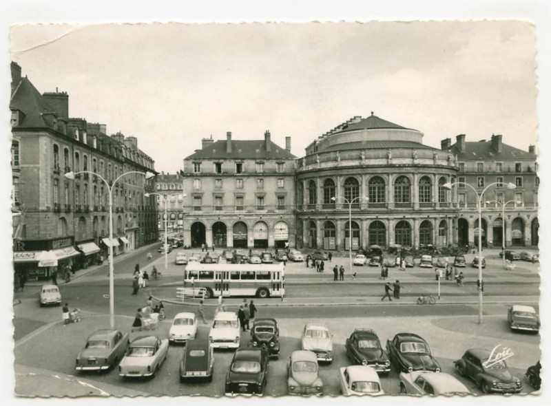 Carte postale ancienne 7493. - Rennes -Le Theatre