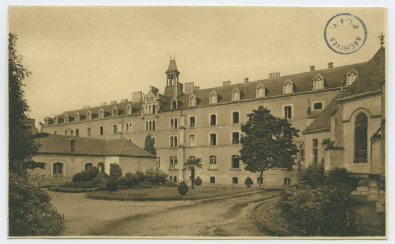 Carte postale ancienne 2. Rennes - Institution Saint-Martin Façade sur la Rue