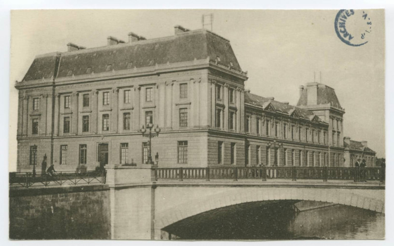 Carte postale ancienne [RENNES. - Palais De L'UNIVERSITE]
