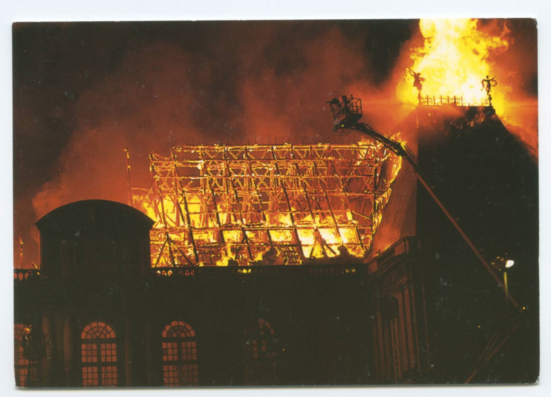 Carte postale ancienne L'incendie du Parlement de de Bretagne dans lanuit du 4 au 5 février 1994.
