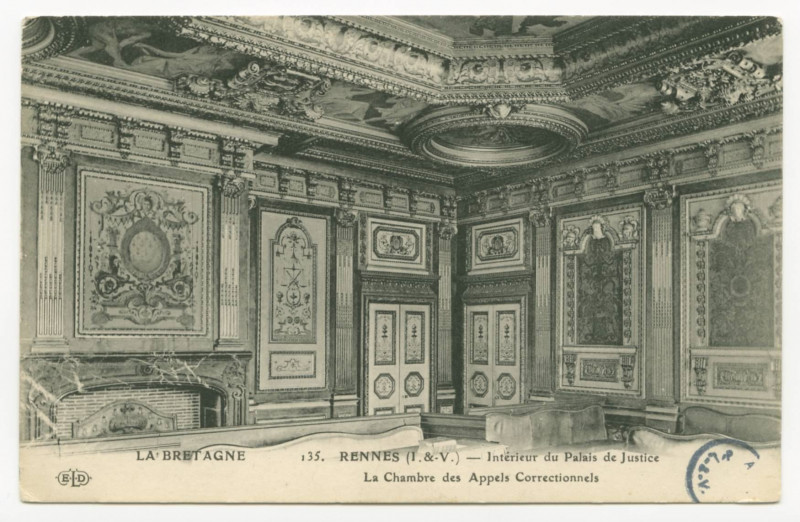 Carte postale ancienne La Bretagne.135. - Rennes (I.-&-V.) - Intérieur du  Palais de Justice - La Chambre des Appels Correctionnels.