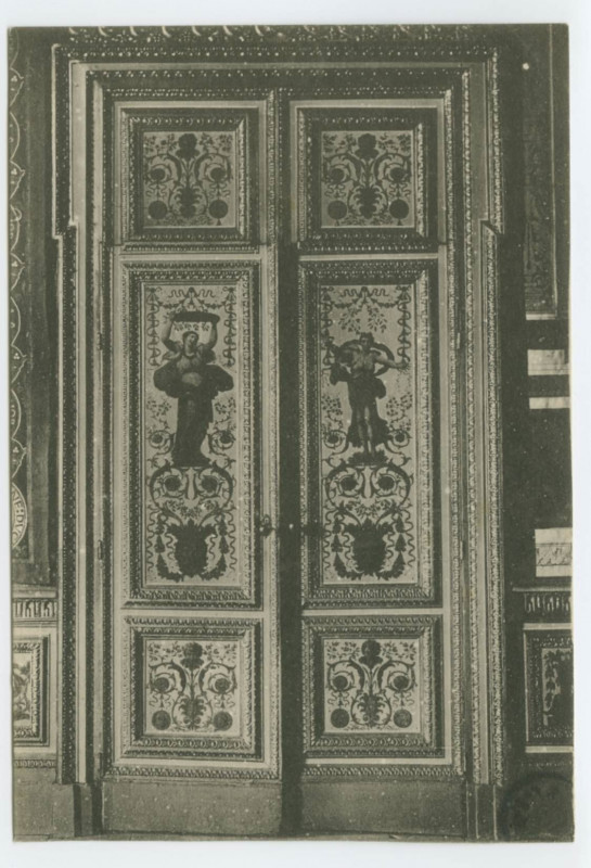 Carte postale ancienne [RENNES. - Parlement de Bretagne, une porte peinte de la Grand-Chambre]