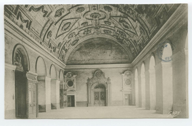 Carte postale ancienne [RENNES. - Palais de Justice - Salle des Pas-Perdus]