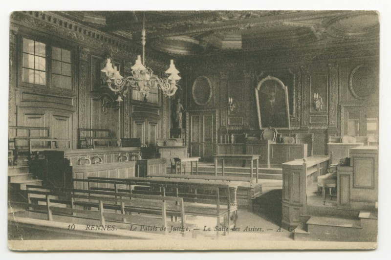 Carte postale ancienne 10. - Rennes. - Le Palais de Justice - La Salle des Assises.