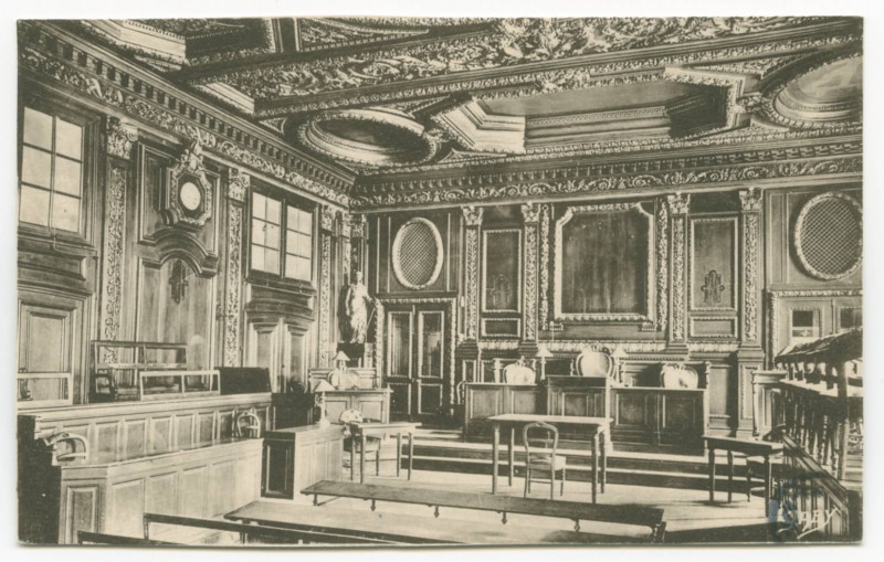 Carte postale ancienne Autrefois Salle des Conseils de Préfecture, Conseil Général, Conseil de Revision et Conseil de Guerre - Boiseries de 1660.