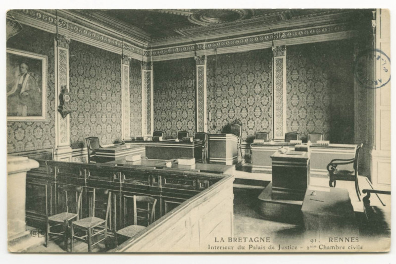 Carte postale ancienne La Bretagne - 91. - Rennes. Intérieur du Palais de Justice - 2eme Chambre civile.
