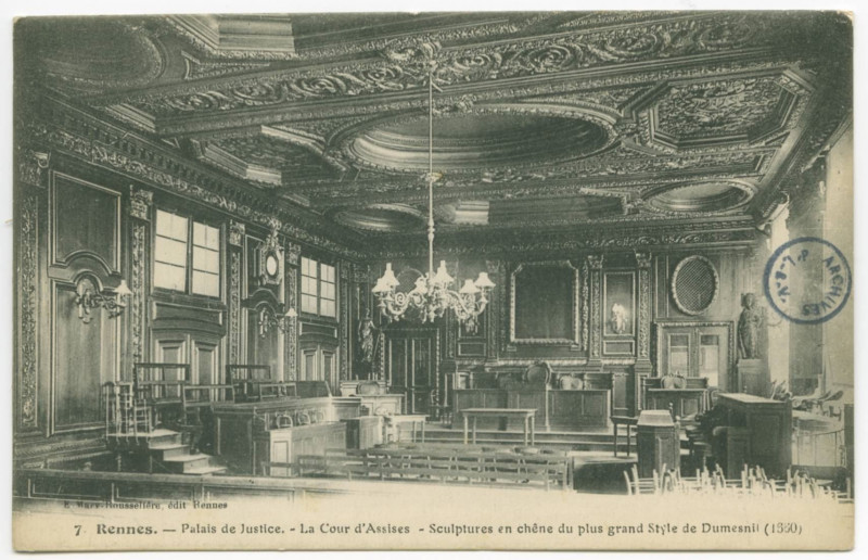 Carte postale ancienne 7. - Rennes. - Palais de Justice. - La Cour d'Assises - Sculptures en chêne du plus grand Style de Dumesnil (1660).